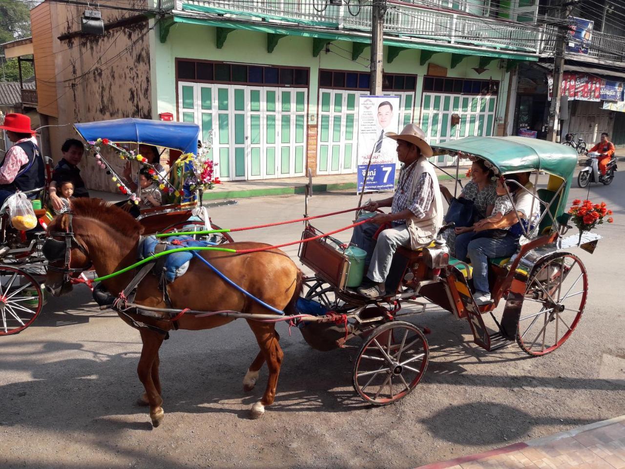 Ban Mae Boonthong Hotell Lampang Exteriör bild