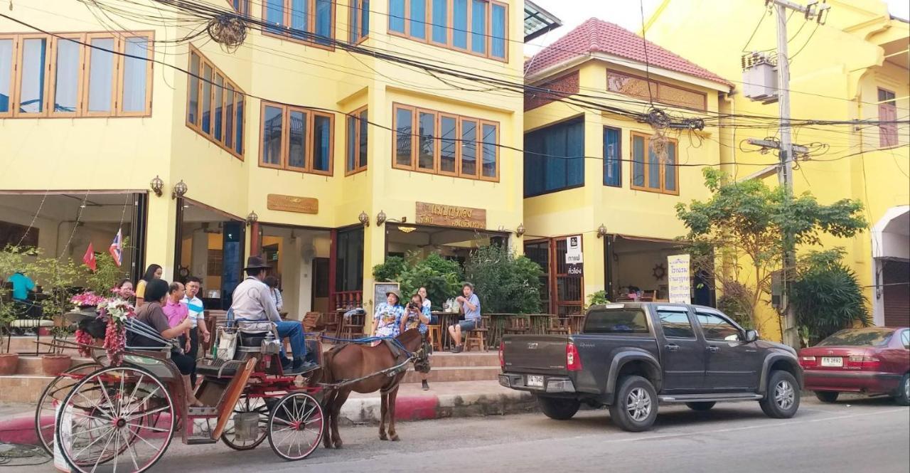 Ban Mae Boonthong Hotell Lampang Exteriör bild